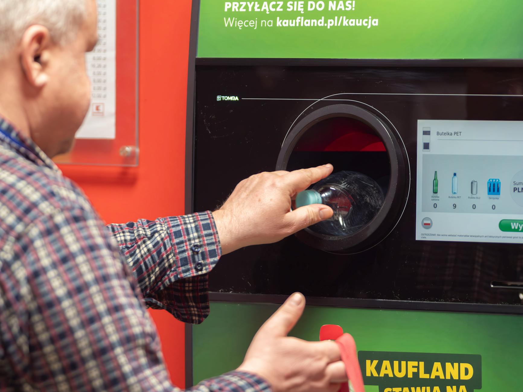 Ilustracja przedstawiająca kolorowe pojemniki do segregacji odpadów w Łęknicy
